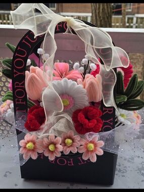 Floral Gift Bag / Handmade Flowers